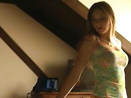Giant Black clip porno gratis Booty Rides The Bus video (Vickie Starxxx)